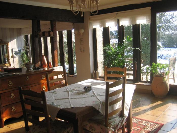 Les Pierres Blanches Bed & Breakfast Bonneuil-Matours Exterior photo